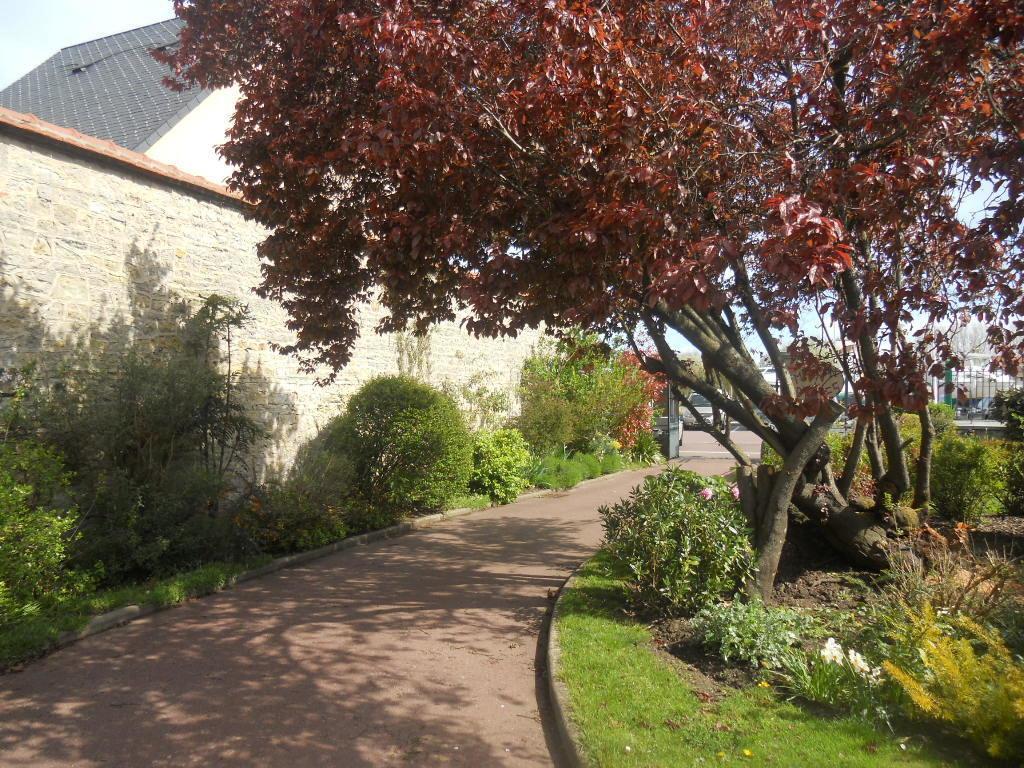 La Roseliere Hotel Carentan Exterior photo